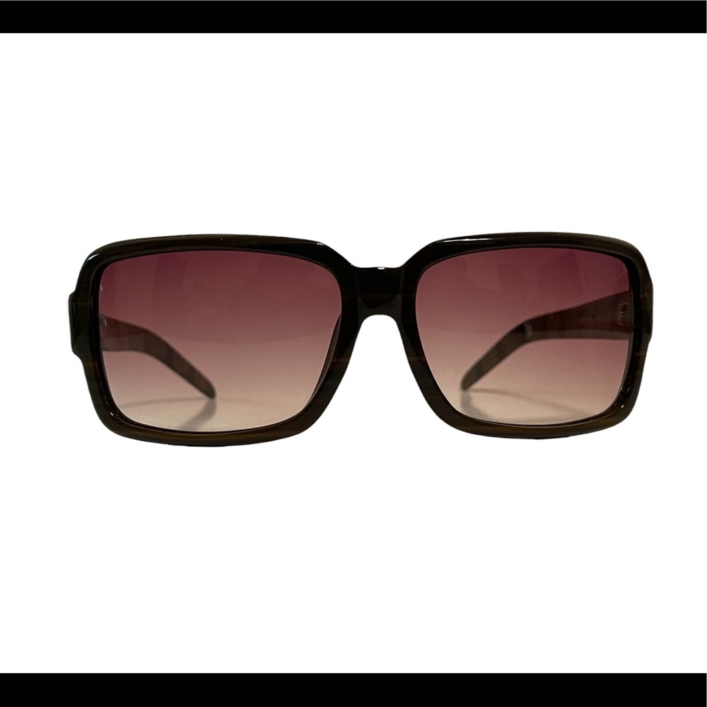 GUESS Sunglasses With Guess Case